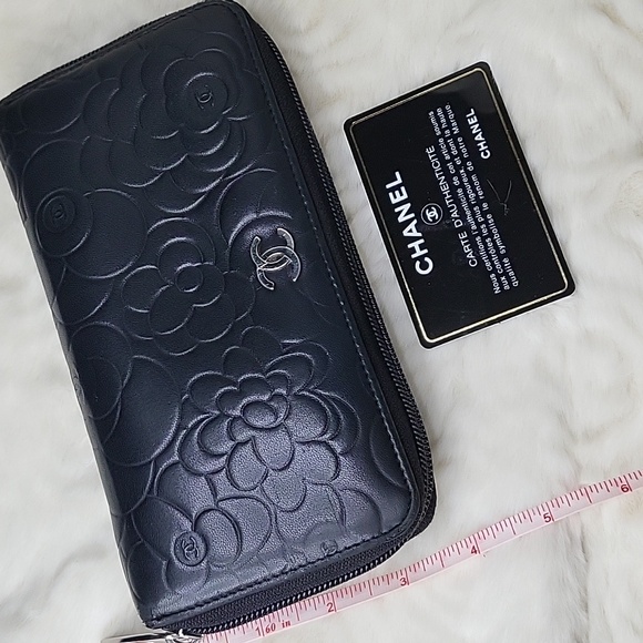 Chanel Black Floral Embossed Wallet - Picture 13 of 13